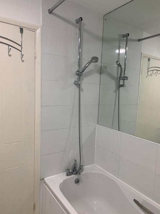 Charming 2-Bed House In London 빌라 외부 사진