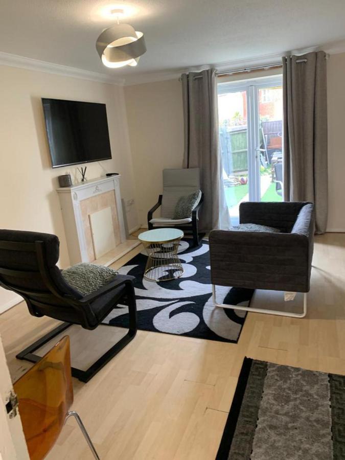 Charming 2-Bed House In London 빌라 외부 사진